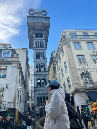 Lua de mel - Dia 2: Lisboa por um instante — praças, bondinho amarelo e nascer do sol - 189 Rua dos Sapateiros, Santa Maria Maior, Lisbon, Lisboa