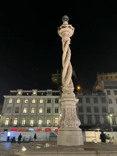 Lua de mel - Dia 2: Lisboa por um instante — praças, bondinho amarelo e nascer do sol - Santa Maria Maior, Lisbon, Lisboa