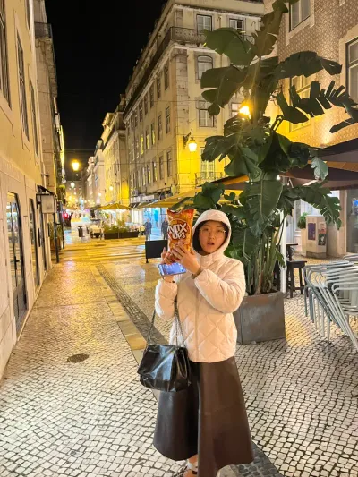 Lua de mel - Dia 2: Lisboa por um instante — praças, bondinho amarelo e nascer do sol - 22 Rua de São Nicolau, Santa Maria Maior, Lisbon, Lisboa