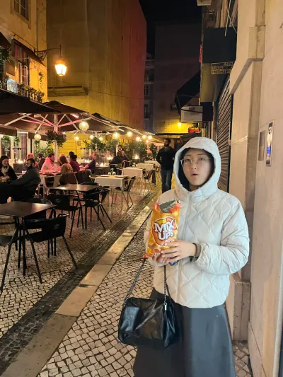 Lua de mel - Dia 2: Lisboa por um instante — praças, bondinho amarelo e nascer do sol - 26 Rua de São Nicolau, Santa Maria Maior, Lisbon, Lisboa