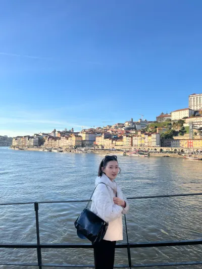 Lua de mel — Dia 3: passeio em vinícolas e Porto — jantar no Douro 🍽️ - 468 Avenida de Diogo Leite, União das freguesias de Santa Marinha e São Pedro da Afurada, Porto, Vila Nova de Gaia