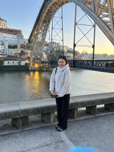 Lua de mel — Dia 3: passeio em vinícolas e Porto — jantar no Douro 🍽️ - 301–309 Avenida de Eng.o Gustavo Eiffel, União das freguesias de Cedofeita, Santo Ildefonso, Sé, Miragaia, São Nicolau e Vitória, Porto
