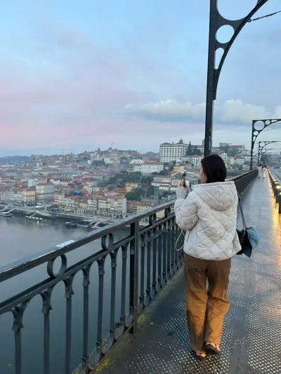 Lua de mel — Dia 3: passeio em vinícolas e Porto — jantar no Douro 🍽️ - 39 Calçada da Serra, União das freguesias de Santa Marinha e São Pedro da Afurada, Porto, Vila Nova de Gaia