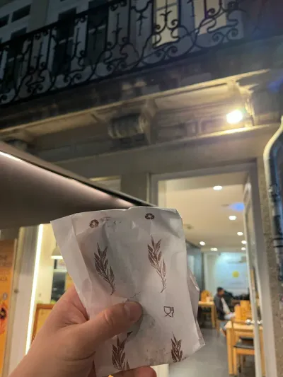 Trăng mật ngày 4: Đi dạo ở Porto—nhà thờ và Lello Bookstore, cùng quà lưu niệm - 328 Rua das Flores, União das freguesias de Cedofeita, Santo Ildefonso, Sé, Miragaia, São Nicolau e Vitória, Porto