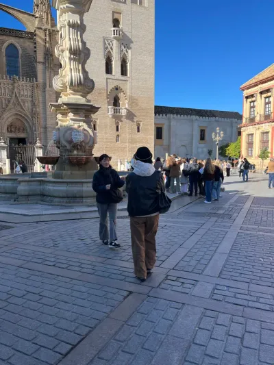 6 Plaza de la Virgen de los Reyes