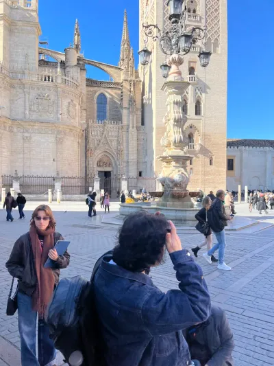 6 Plaza de la Virgen de los Reyes