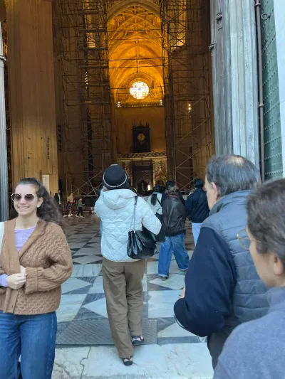 6 Plaza de la Virgen de los Reyes