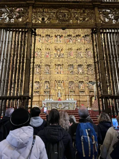 6 Plaza de la Virgen de los Reyes