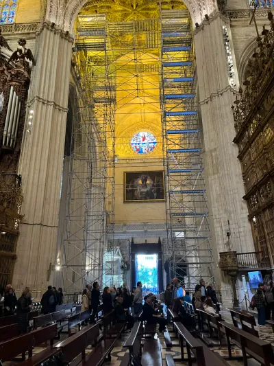 6 Plaza de la Virgen de los Reyes