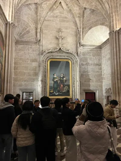 6 Plaza de la Virgen de los Reyes