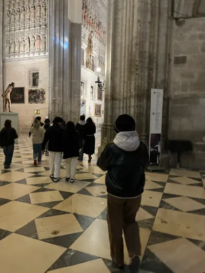 6 Plaza de la Virgen de los Reyes