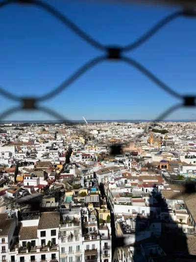 6 Plaza de la Virgen de los Reyes