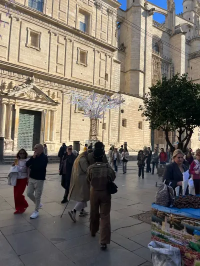 6 Plaza de la Virgen de los Reyes