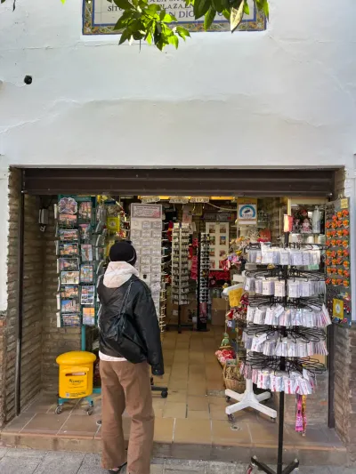 Doomsa Honeymoon Day 5: Shopping in Porto, Visit Seville Cathedral - 3 Plaza del Triunfo